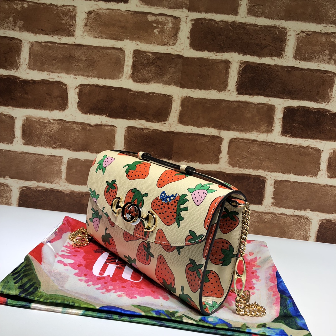 GUCCI古驰马衔扣1955系列草莓印花单肩斜挎包572375