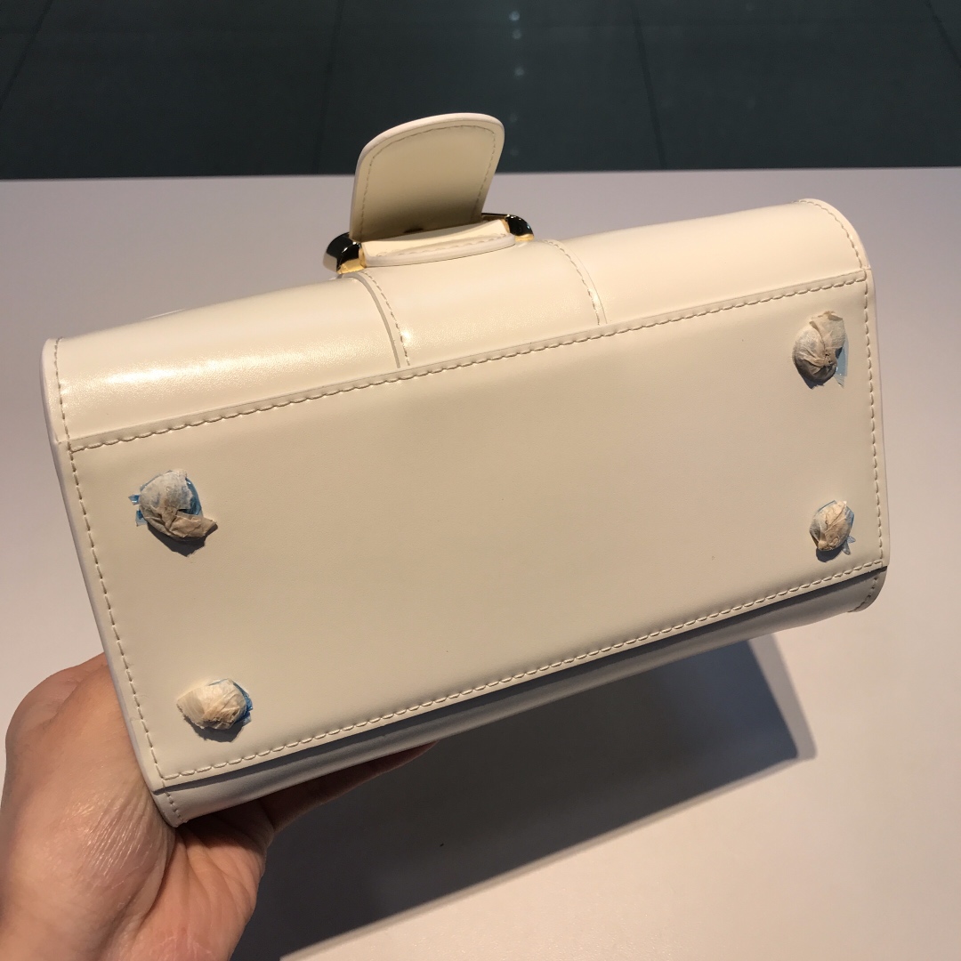 新版白雪公主/金扣比利时皇家御用品牌顶级原单Delvaux新版双环brillantbox皮现货️小羊皮内