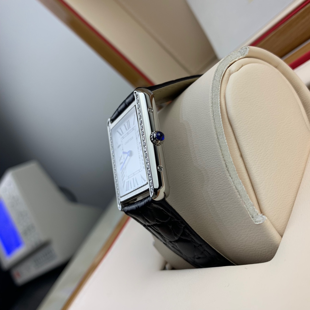 Cartier 皇家 卡地亚坦克系列女款腕表