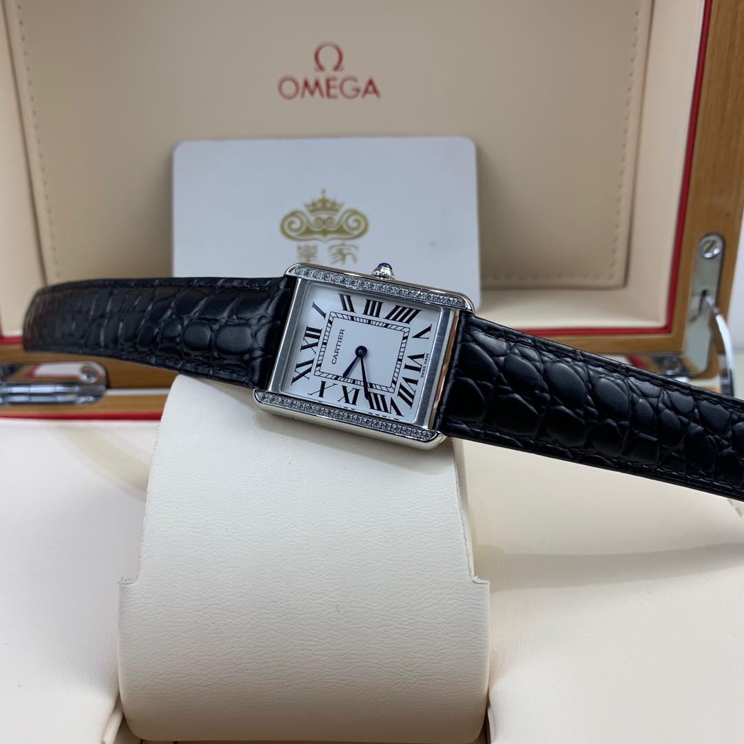 Cartier 皇家 卡地亚坦克系列女款腕表