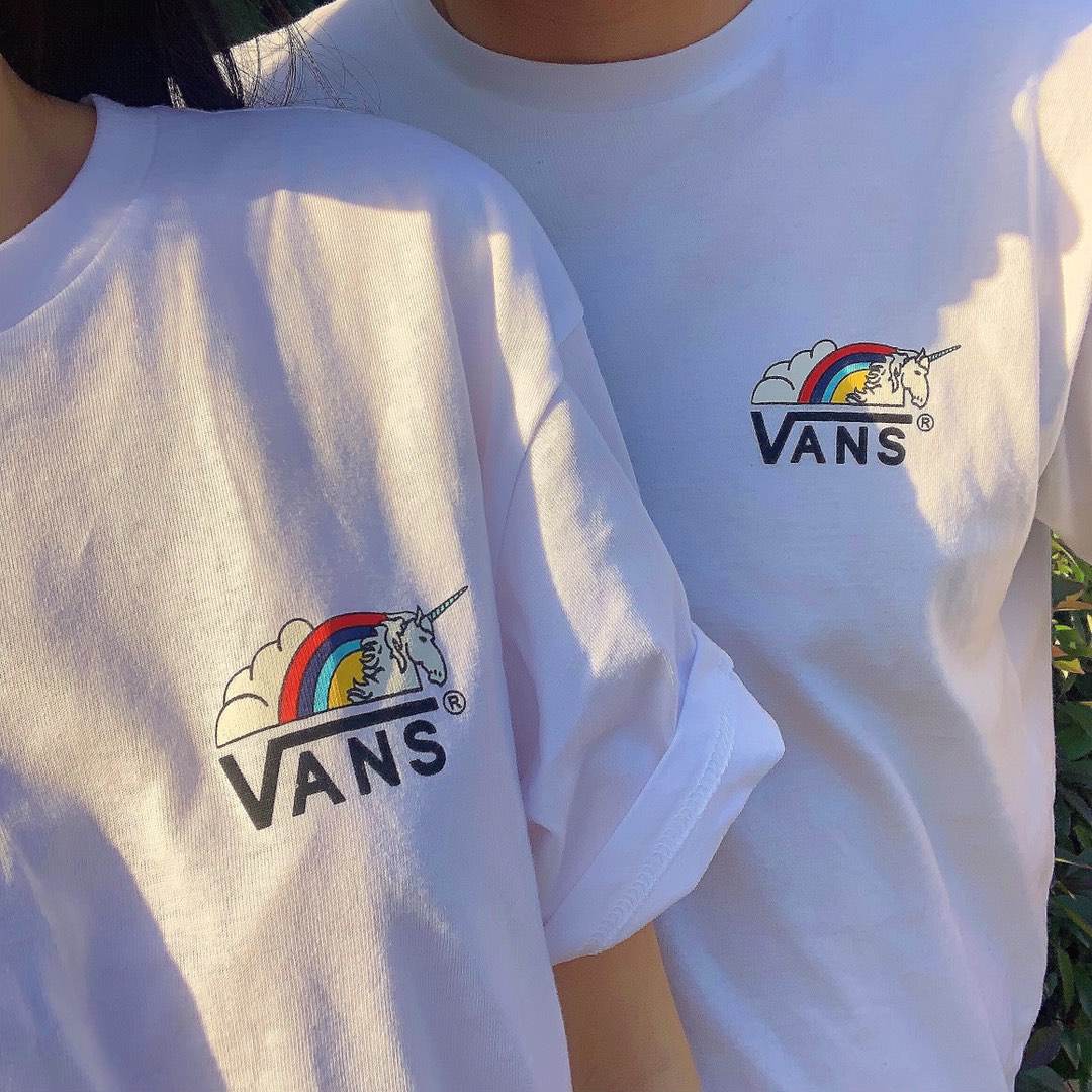60 专柜同步 VANS万斯19ss情侣款彩虹马独角兽T恤 正品一比一定制面料