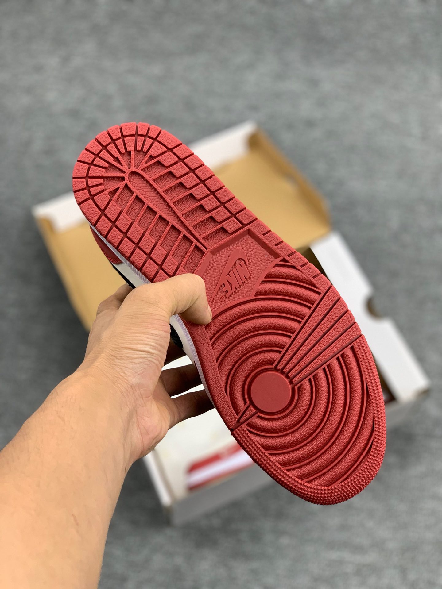 200 独家 芝加哥 AJ1 Low 竟暗藏全身 3M 反光  Air Jordan 1 Low Slip WMNS NRG 低帮球鞋