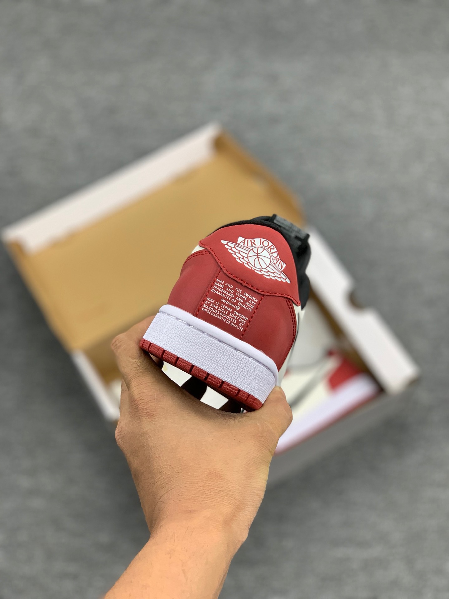 200 独家 芝加哥 AJ1 Low 竟暗藏全身 3M 反光  Air Jordan 1 Low Slip WMNS NRG 低帮球鞋