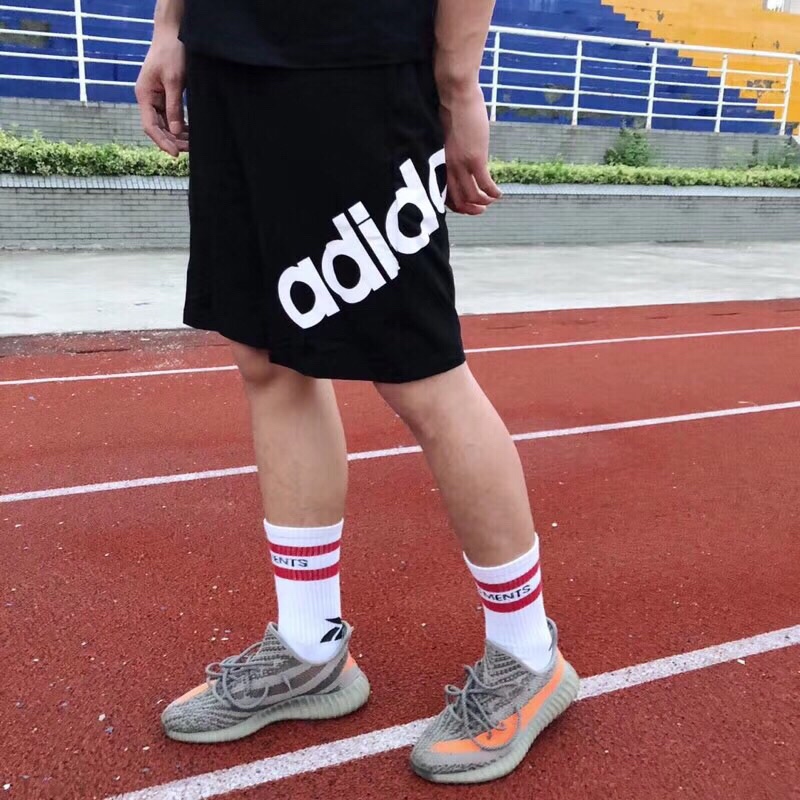 65 Adidas Originals 阿迪海外版大字母经典五分短裤！完美男女情侣百搭款！ 夏季必入单品！非常推荐！
