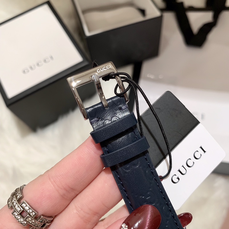 Gucci 古驰-Gucci 女士腕表 原装进口石英机芯 316L精钢表壳 真牛皮表带 直径38mm 该款腕表备受女性喜爱