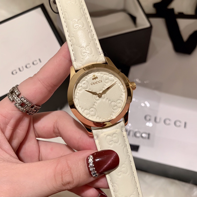 Gucci 古驰-Gucci 女士腕表 原装进口石英机芯 316L精钢表壳 真牛皮表带 直径38mm 该款腕表备受女性喜爱