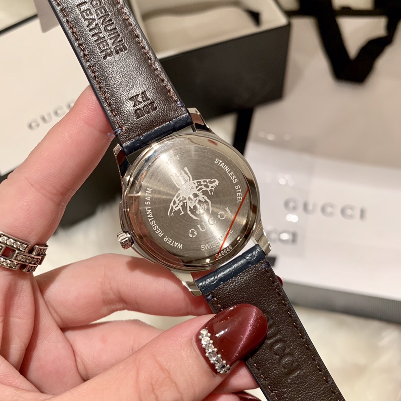 Gucci 古驰-Gucci 女士腕表 原装进口石英机芯 316L精钢表壳 真牛皮表带 直径38mm 该款腕表备受女性喜爱