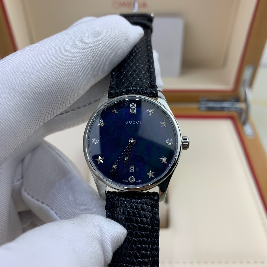 Gucci 皇家 古驰 小巧女款贝壳面腕表