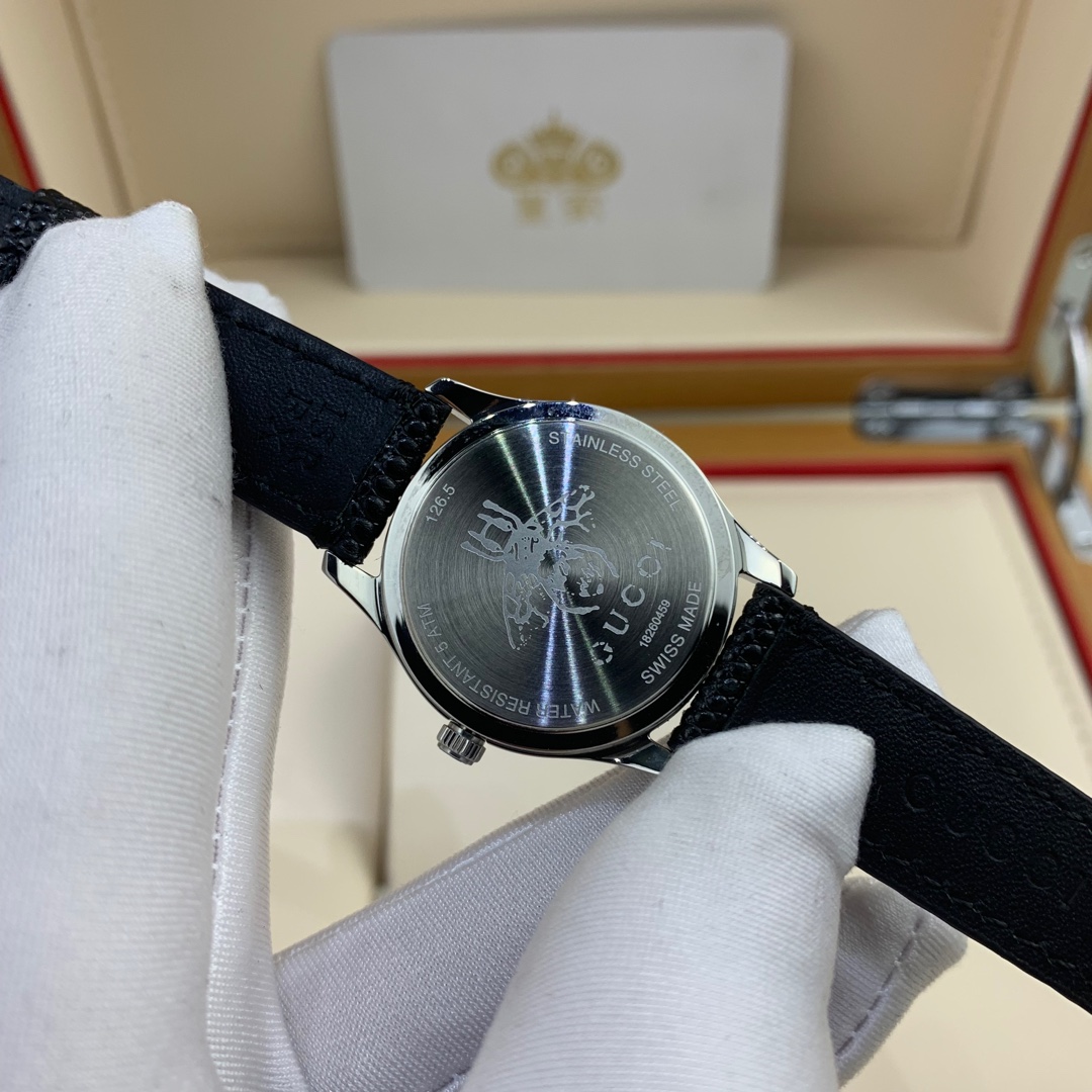 Gucci 皇家 古驰 小巧女款贝壳面腕表