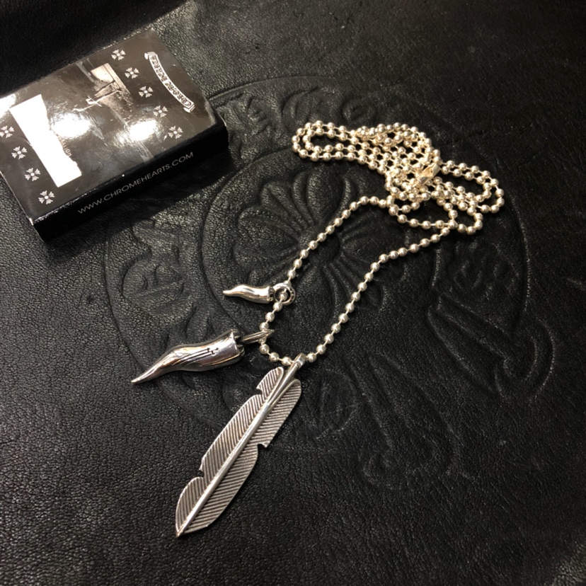 Chrome Hearts 𝐂𝐡𝐫𝐨𝐦𝐞 𝐡𝐞𝐚𝐫𝐭𝐬