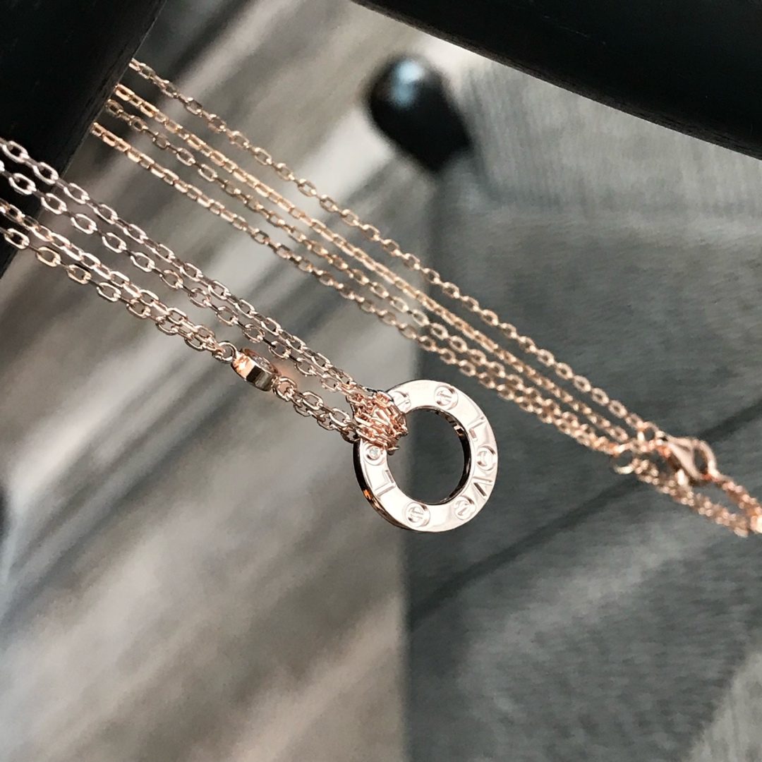 NO:103789,c@tier Kajia Single Diamond Love Cake Necklace, Super Version, a very exquisite necklace, double-layer chain, Cartier necklace, cartier, necklace19860909c@tier 卡家单钻Love小饼项链,超级版本,非常精美的一款项链,链条双层的,卡地亚项链,cartier,necklace,Jewelry