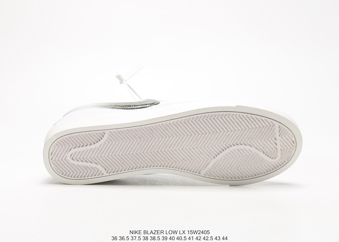 130<br />真标半码<br />NIKE BLAZER LOW LX 耐克开拓者果冻渐变钩闪亮复古休闲板鞋36-44
