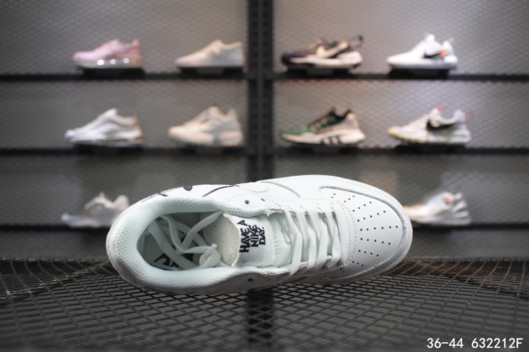 120<br />NIKE女AIRAF1耐克空军一号樱花粉笑脸低帮运动休闲板鞋 size：如图<br />编码：632212F