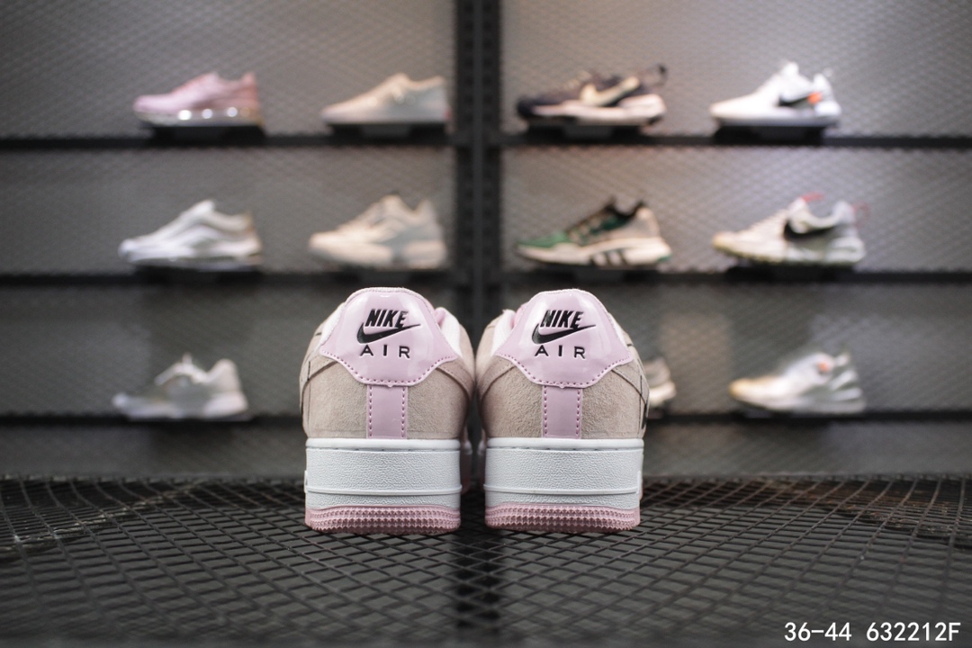 120<br />NIKE女AIRAF1耐克空军一号樱花粉笑脸低帮运动休闲板鞋 size：如图<br />编码：632212F