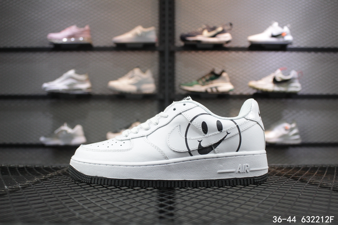 120<br />NIKE女AIRAF1耐克空军一号樱花粉笑脸低帮运动休闲板鞋 size：如图<br />编码：632212F