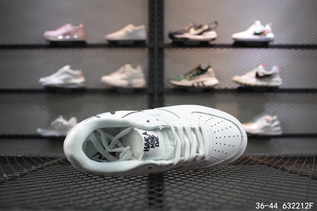 120<br />NIKE女AIRAF1耐克空军一号樱花粉笑脸低帮运动休闲板鞋 size：如图<br />编码：632212F