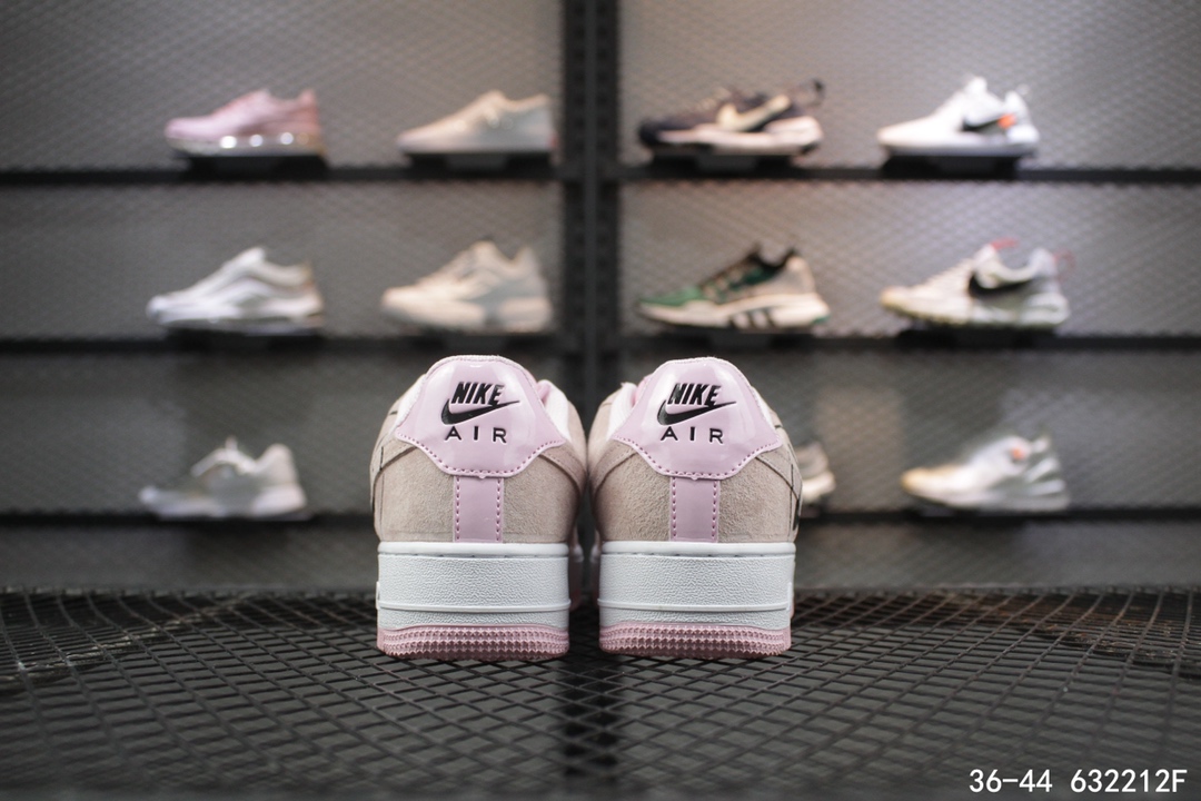 120<br />NIKE女AIRAF1耐克空军一号樱花粉笑脸低帮运动休闲板鞋 size：如图<br />编码：632212F