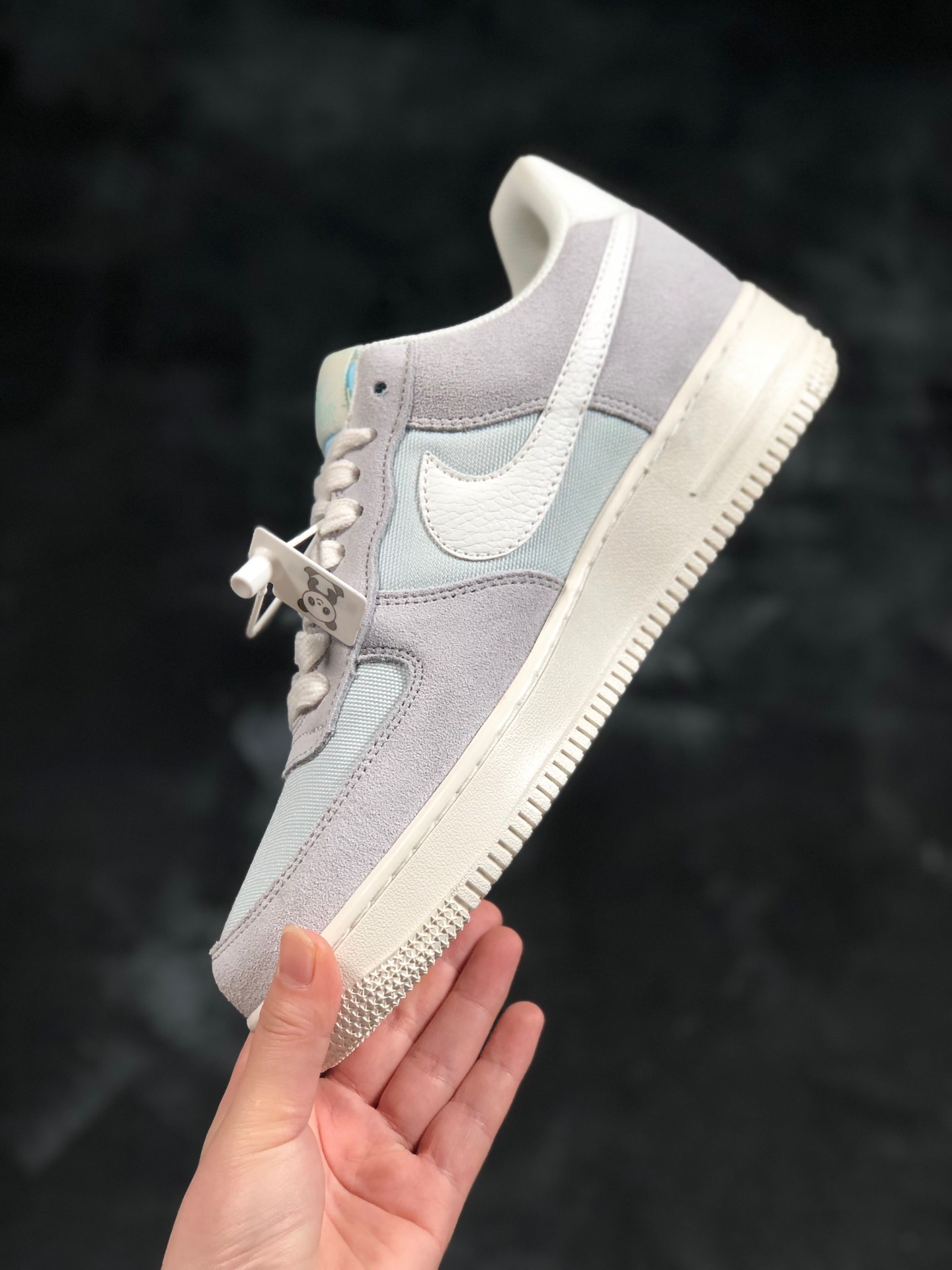 170 新款出货<br /><br />公司级 Nike Air Force 1 Low '07  空军一号低帮休闲板鞋 原盒原标 内置全掌气垫 高清洁度 完美鞋型 货号：AQ8741 400尺码：36 36.5 37.5 38 38.5 39 40 40.5 41 42 42.5 43 44 44 44.5 45