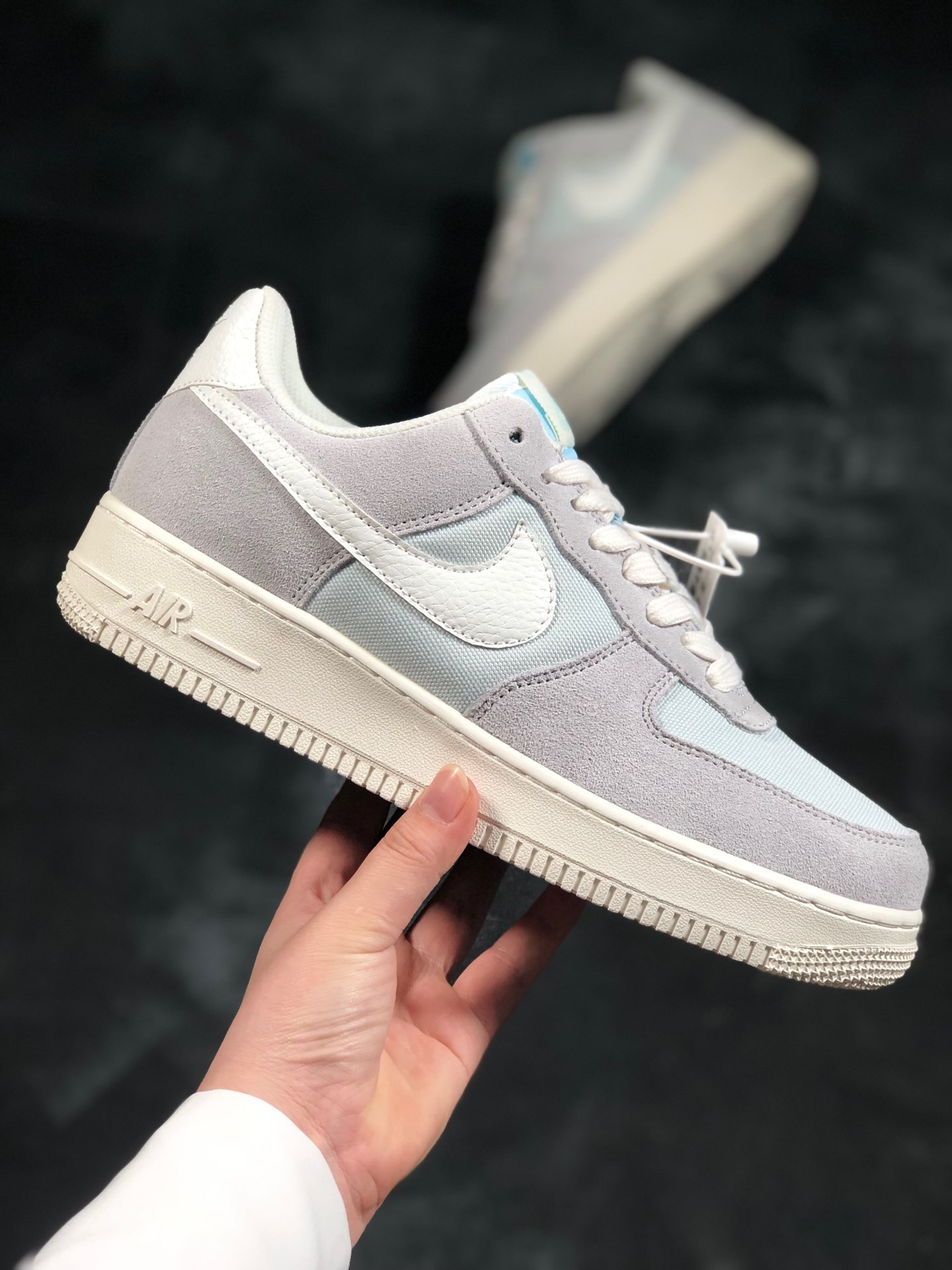170 新款出货<br /><br />公司级 Nike Air Force 1 Low '07  空军一号低帮休闲板鞋 原盒原标 内置全掌气垫 高清洁度 完美鞋型 货号：AQ8741 400尺码：36 36.5 37.5 38 38.5 39 40 40.5 41 42 42.5 43 44 44 44.5 45