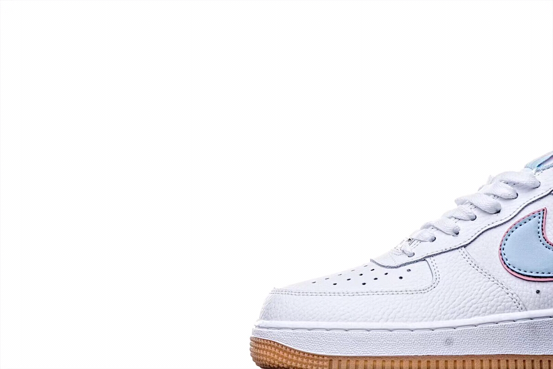 200<br />LeBron James明星限定款 公司级 Nike Air Force 1 Low '07 “Horsemen”空军一号低帮休闲板鞋 完美鞋型 原盒原标 内置全掌气垫 货号：AA6818-028 Size：36 36.5 37.5 38 38.5 39 40 40.5 41 42 42.5 43 44 44.5 45