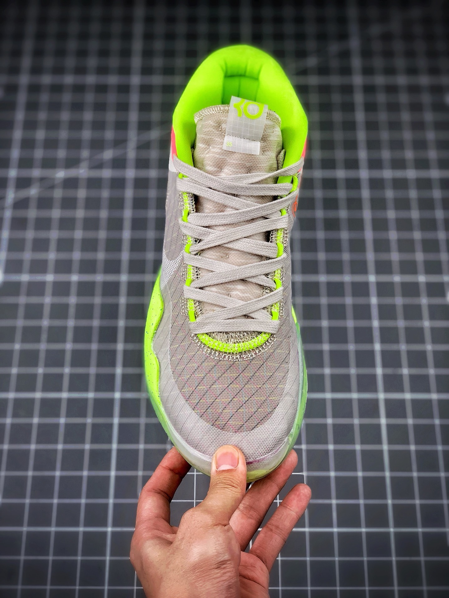 270 NIKE ZOOM KD12 EP 荧光绿暗藏汹涌凯文·杜兰特总能保持镇定自若AR4230-900