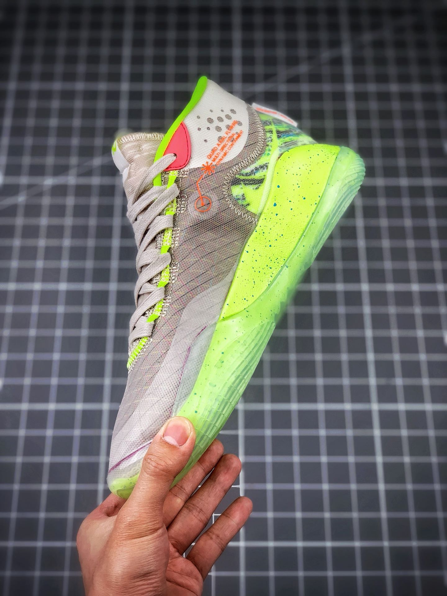 270 NIKE ZOOM KD12 EP 荧光绿暗藏汹涌凯文·杜兰特总能保持镇定自若AR4230-900