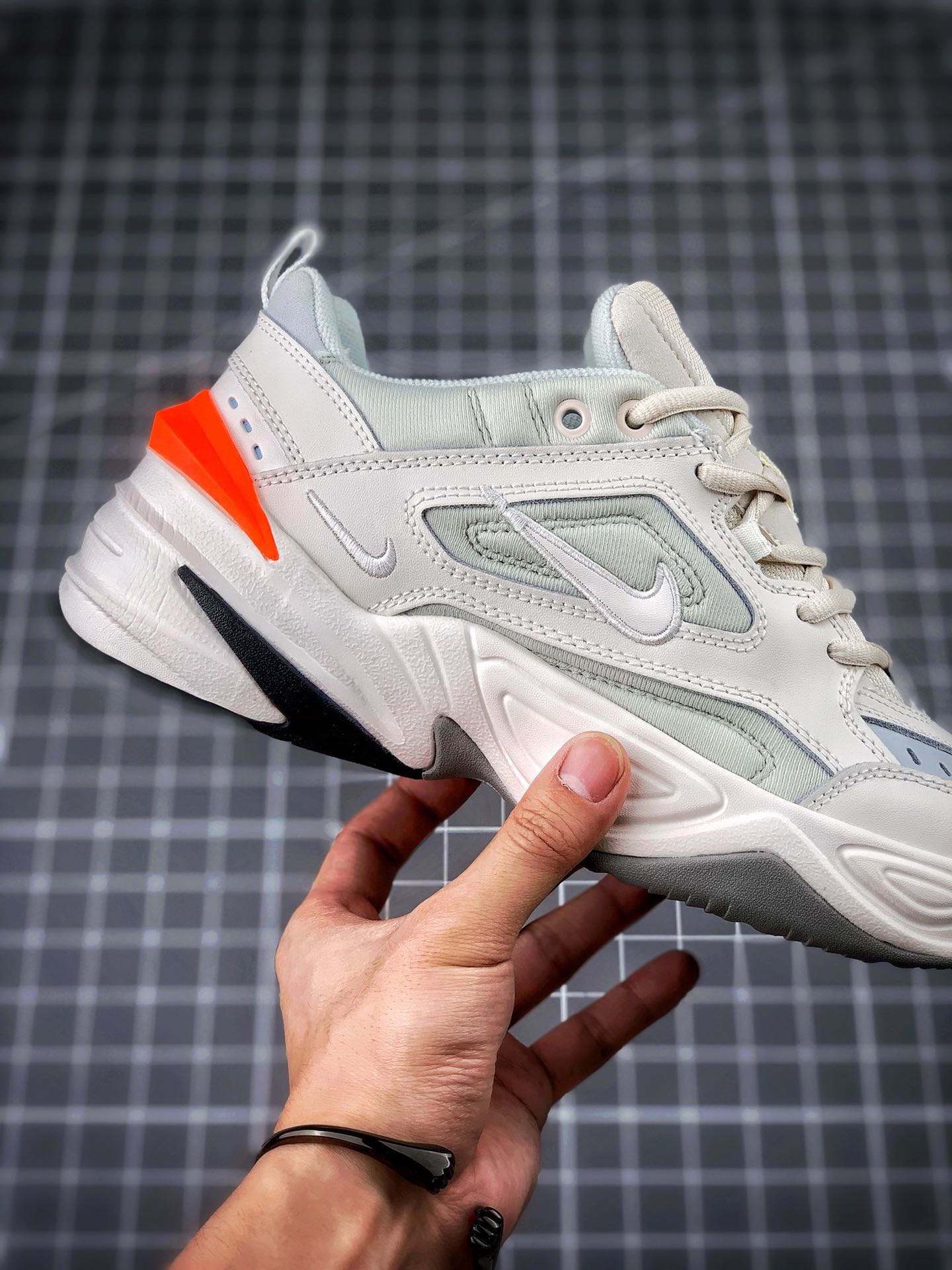 170Air Monarch the M2K Tekno  货号 AV4789-001