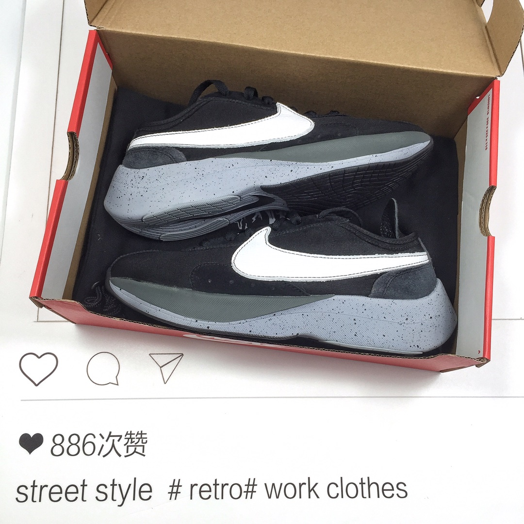 110<br />▲公司级Nike Moon Racer 月食阿甘 马拉松 透气网布缓震跑鞋 原厂超弹缓震大底 附带旅行背包 越南原厂鞋标 充正无压力  货号：AQ4121 001 <br />SIZE:36 36.5 37 38 38.5 39 40 40.5 41 42 42.5 43 44 45