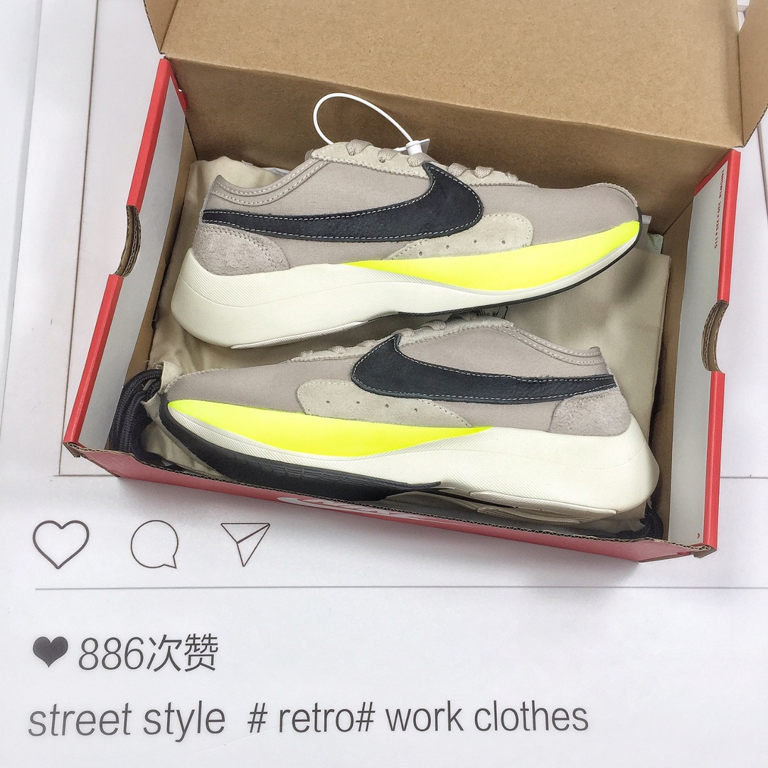 110<br />▲公司级Nike Moon Racer 月食阿甘 马拉松 透气网布缓震跑鞋 原厂超弹缓震大底 附带旅行背包 越南原厂鞋标 充正无压力 货号：AQ4121 200<br />SIZE:40 40.5 41 42 42.5 43 44 45