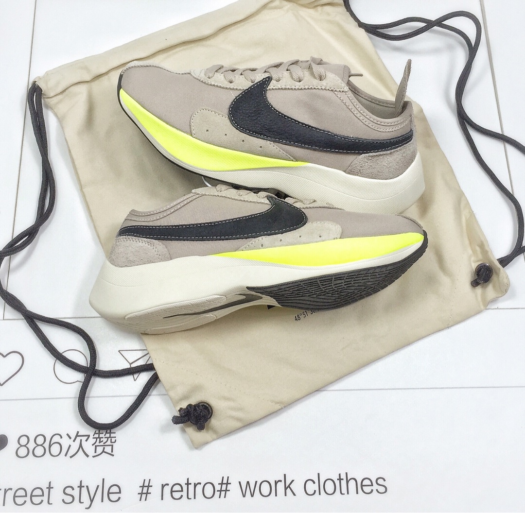 110<br />▲公司级Nike Moon Racer 月食阿甘 马拉松 透气网布缓震跑鞋 原厂超弹缓震大底 附带旅行背包 越南原厂鞋标 充正无压力 货号：AQ4121 200<br />SIZE:40 40.5 41 42 42.5 43 44 45