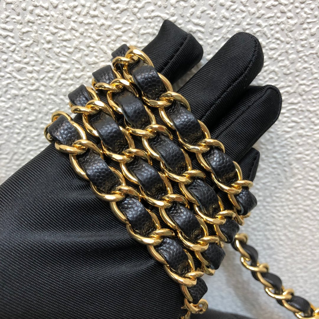💰300法国🇫🇷高端定制品 Chane1 Classic Flap Bag A01116演绎了Chane1的经典，高雅、简约、精美！专柜同步更新 最新版本 ZP完美版型复刻 Medium Size: 20cm