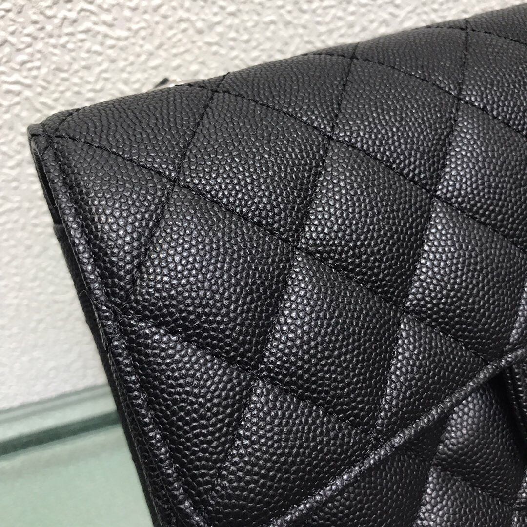 💰300法国🇫🇷高端定制品 Chane1 Classic Flap Bag A01116演绎了Chane1的经典，高雅、简约、精美！专柜同步更新 最新版本 ZP完美版型复刻 Medium Size: 20cm