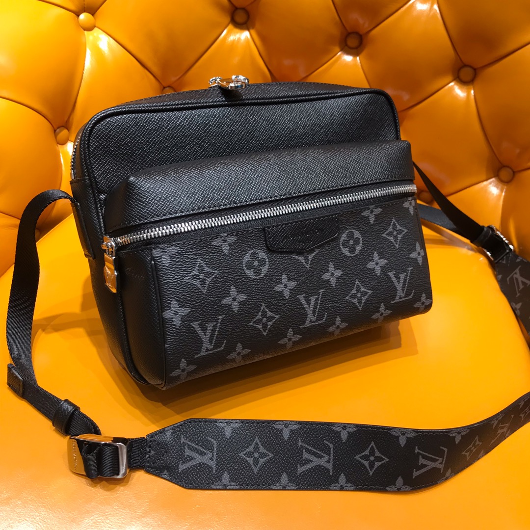 Louis Vuitton LV Outdoor Messenger Bags M30233