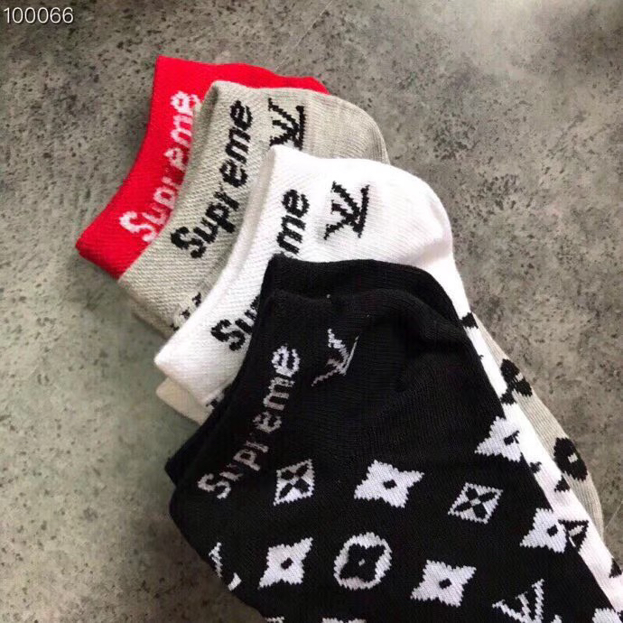 suPreme/LV火爆款[得意][得意]时尚潮流🎉🎉男女均可😝😝纯棉质量[奸笑][奸笑]一盒4双🎁🎁