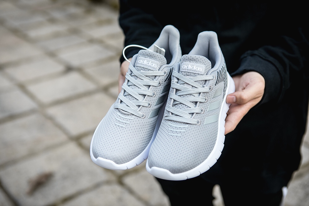 85阿迪达斯男女鞋2019春季新款运动鞋网面透气轻便休闲跑步鞋