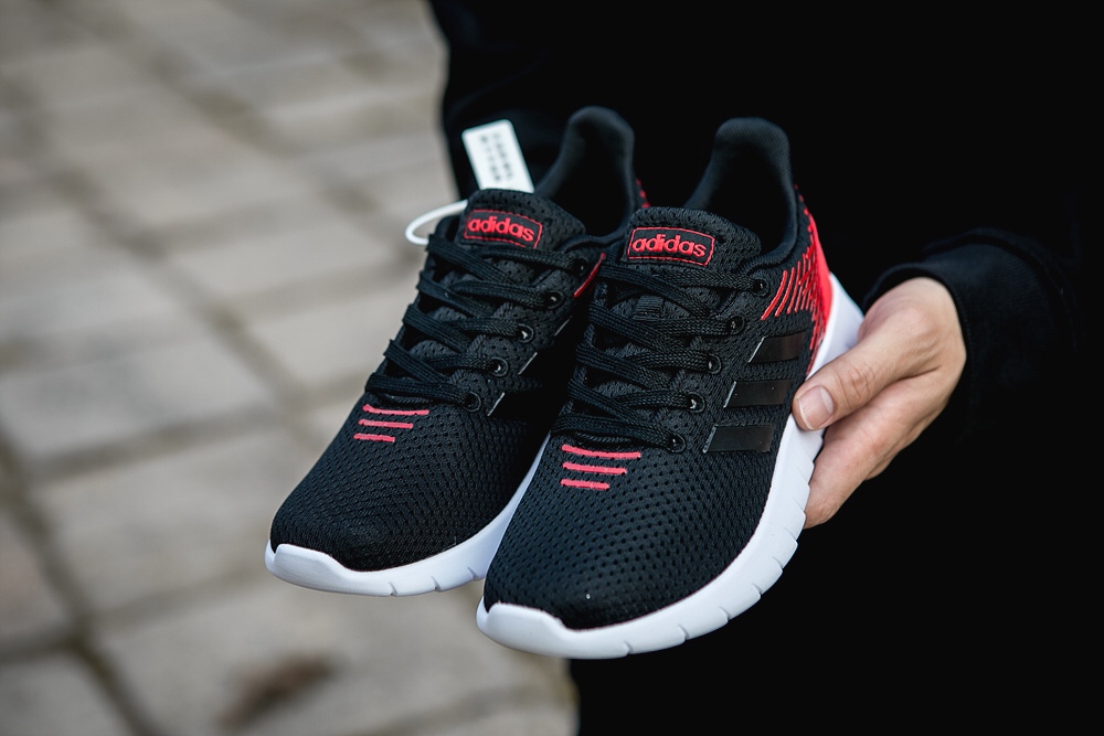 85阿迪达斯男女鞋2019春季新款运动鞋网面透气轻便休闲跑步鞋