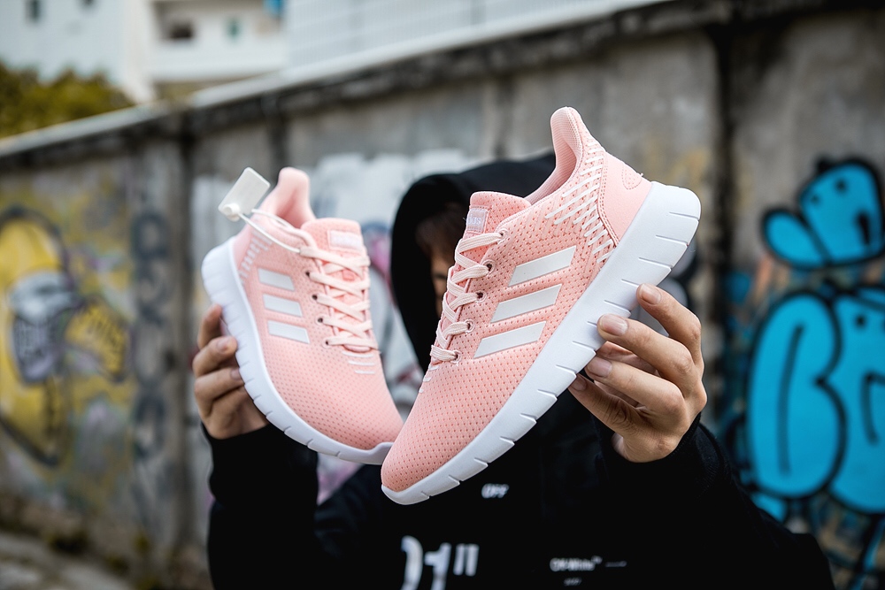 85阿迪达斯男女鞋2019春季新款运动鞋网面透气轻便休闲跑步鞋