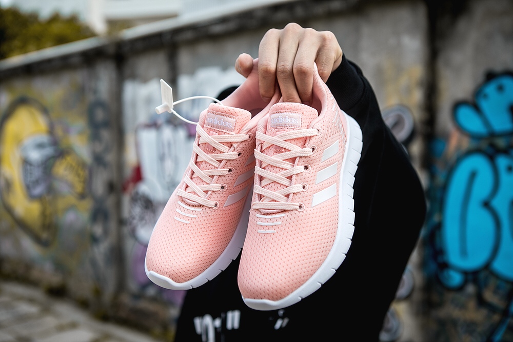 85阿迪达斯男女鞋2019春季新款运动鞋网面透气轻便休闲跑步鞋