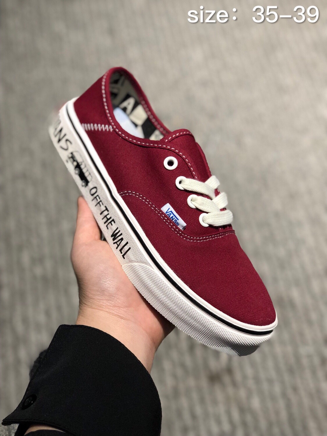 100 万斯VANS Authentic系列 鞋身采用了清新的图案 简直少女心爆炸 内侧附上超可爱的手绘小人头 抖音 小红书 爆款