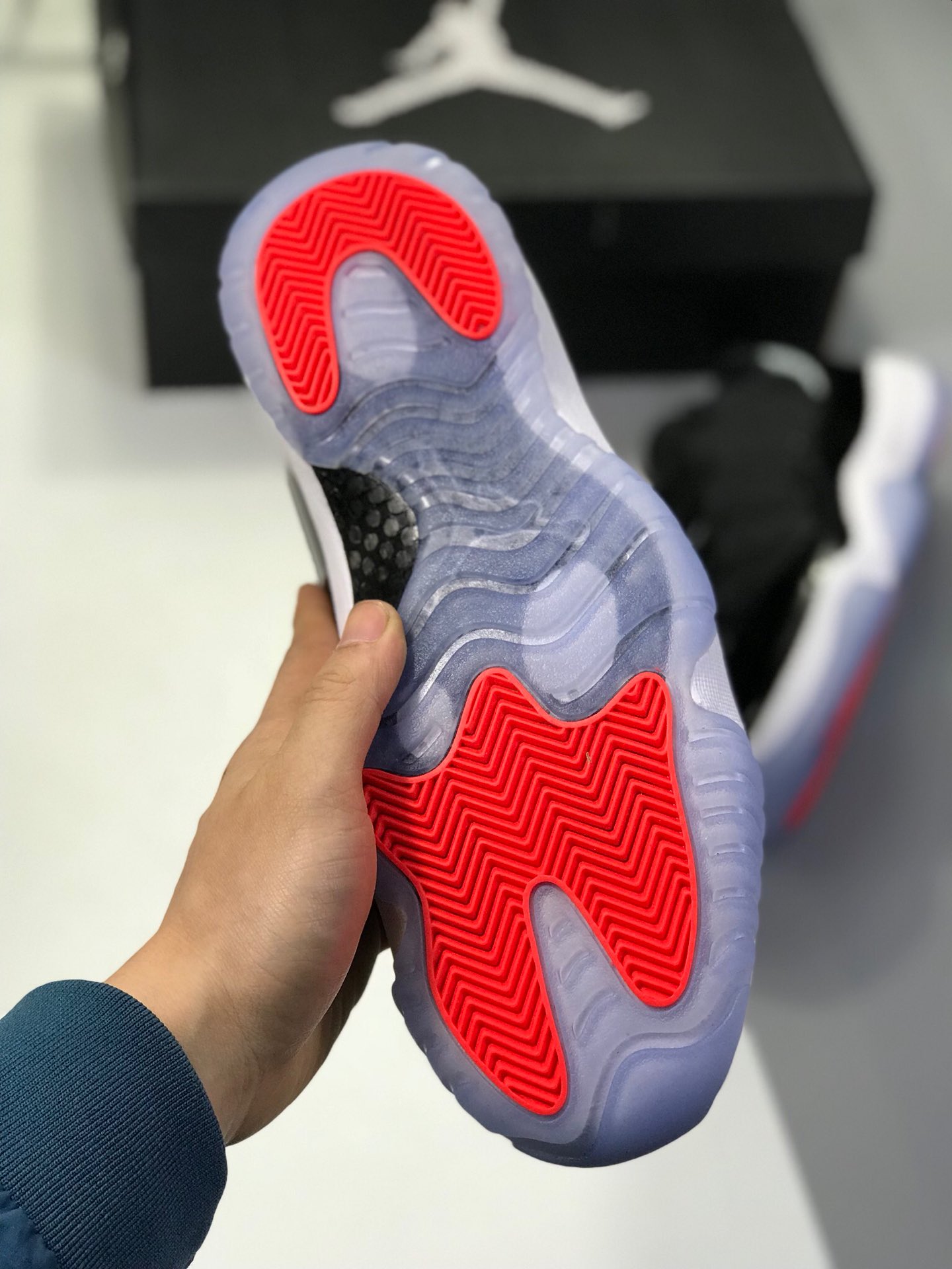 300最新渠道Air Jordan 11 Low Bred AJ11 黑红外线 原厂标 正品真碳纤 篮球鞋 528895-023 XLR