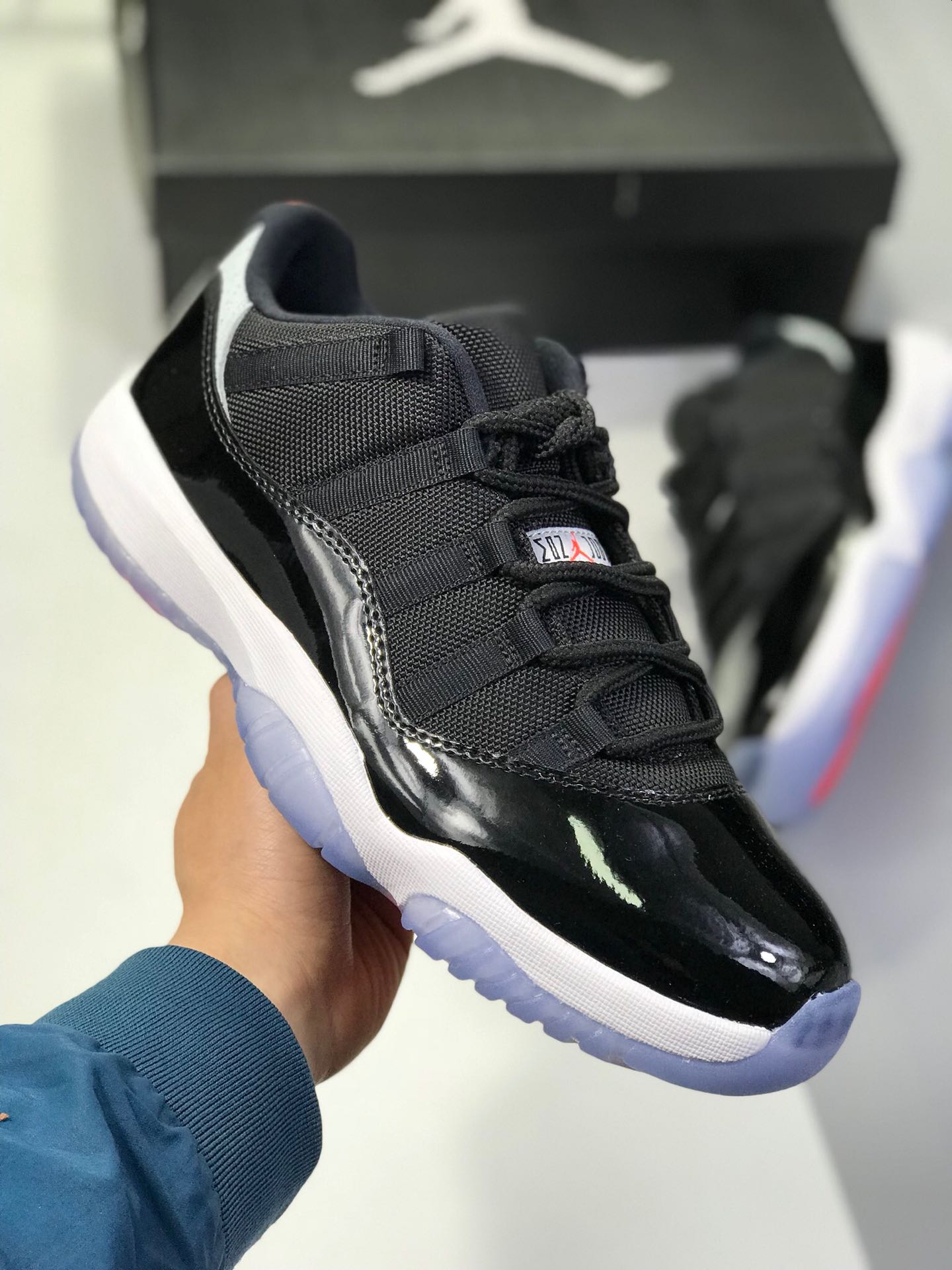 300最新渠道Air Jordan 11 Low Bred AJ11 黑红外线 原厂标 正品真碳纤 篮球鞋 528895-023 XLR