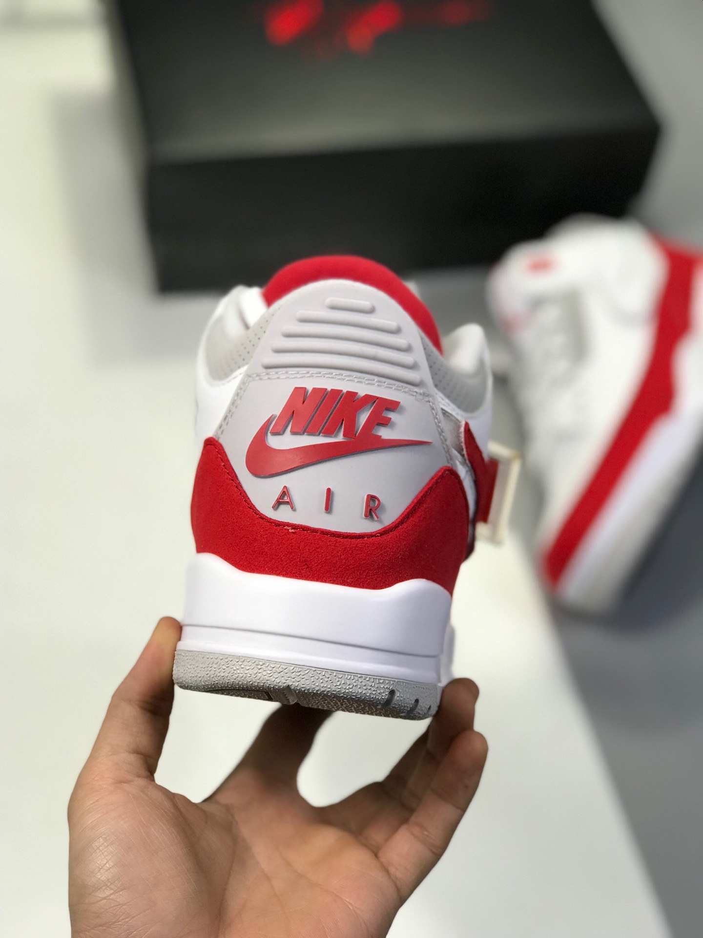 310 原价：370公司级 全头层 Air jordan 3 Tanker 白红 首次使用经典传神Jump man Logo