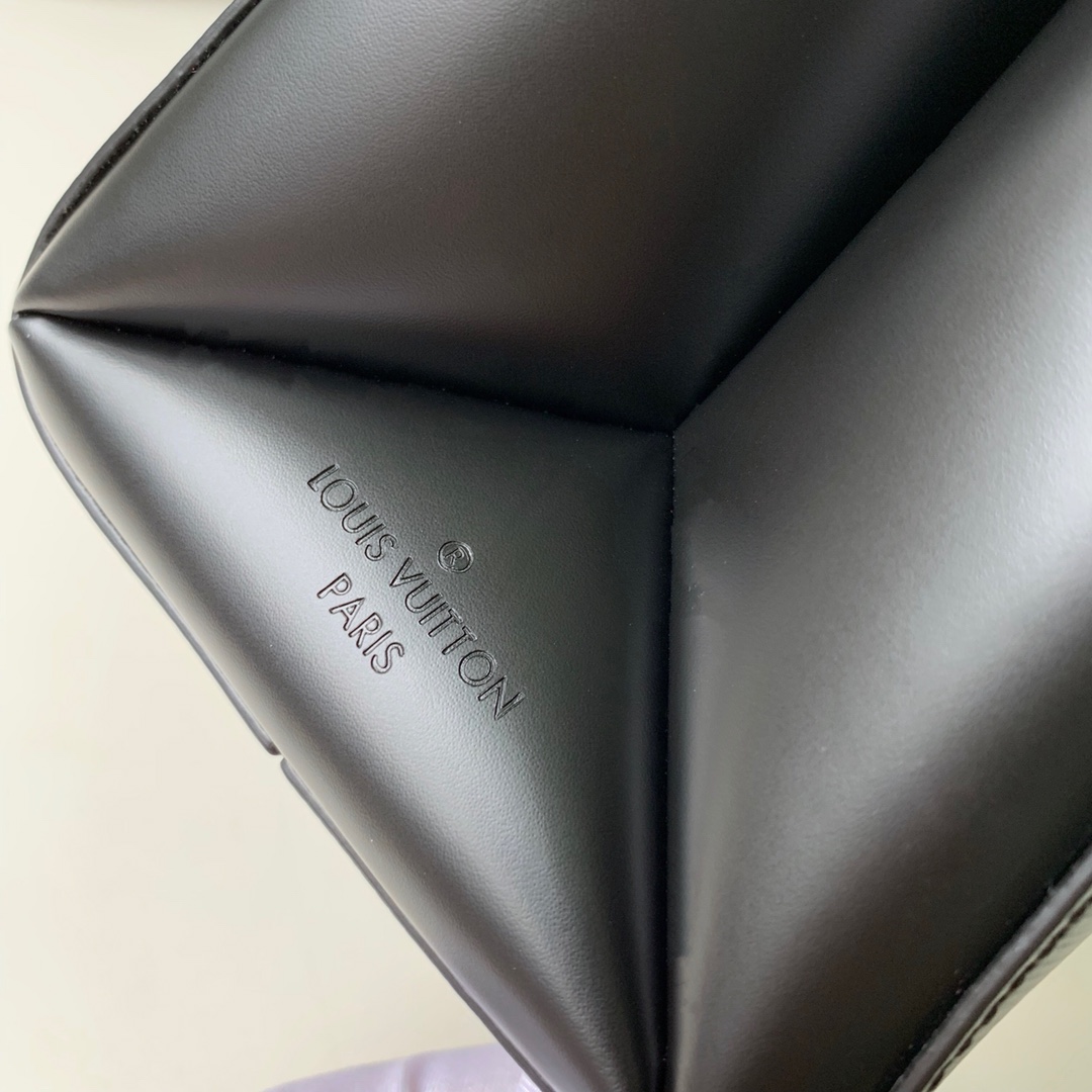 Louis Vuitton LV Grenelle 小号手提包 M53695黑色