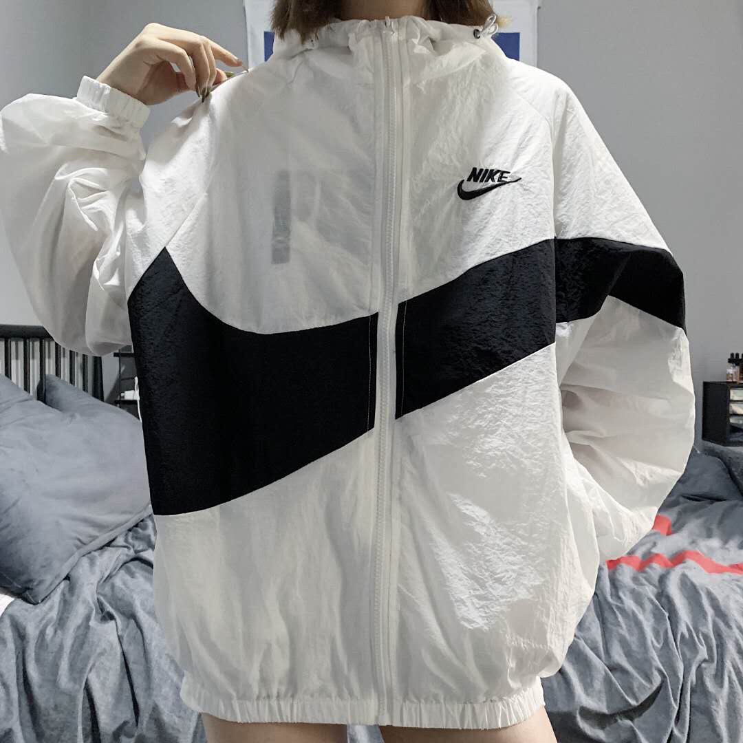 90 NiKe耐克夏季连帽情侣款防晒服  人气爆款，胸前刺绣小logo，经典时尚 50 胸围      56       58         60 衣长      64       66         68 袖长      60       62         64