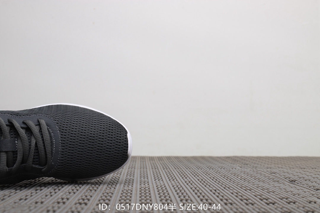 95  耐克Nike Tanjum 伦敦3代 带半码 男女款超轻透气休闲跑鞋！号码：40-45