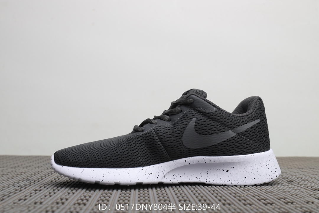 95  耐克Nike Tanjum 伦敦3代 带半码 男女款 超轻透气休闲跑鞋！号码：39-45