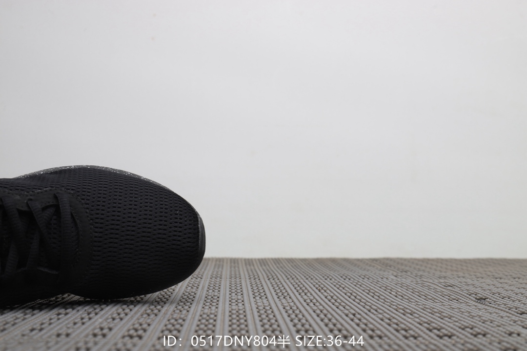 95  耐克Nike Tanjum 伦敦3代 带半码 男女款 超轻透气休闲跑鞋！号码：36-44