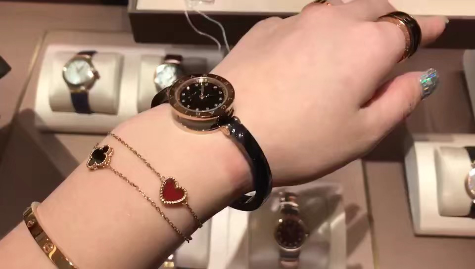 Bvlgari 宝格丽陶瓷表带女款腕表上手视频