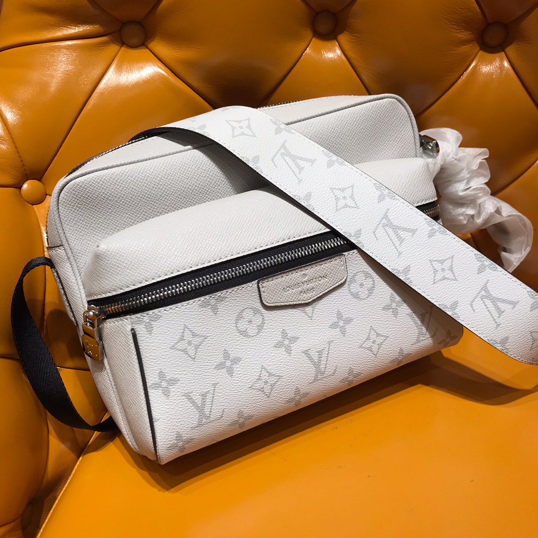 Louis Vuitton LV Outdoor Messenger Bags M30243