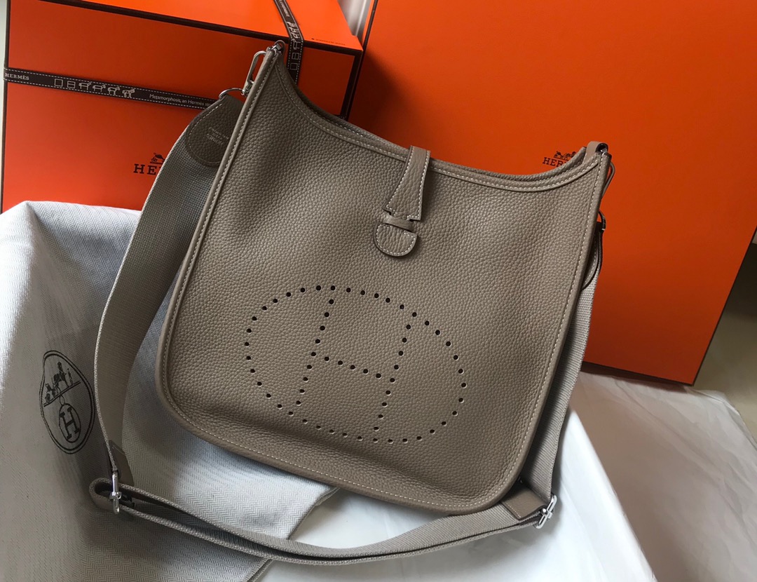 Evelyne (Evelyn) gris claro, talla: 28, piel de becerro original importada, hilo encerado a mano, correa ajustable